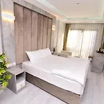 Little Sofia Bed & Breakfast 4*