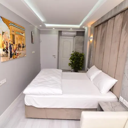 Little Sofia İstanbul