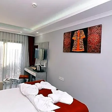 Little Sofia Bed & Breakfast 4*