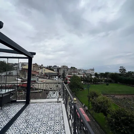 Little Sofia Estambul