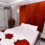 Little Sofia Bed & Breakfast 4*
